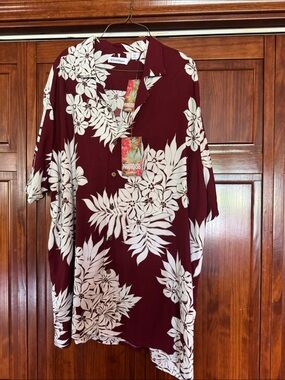 NWT Caribbean Men's Burgundy Floral Hawaiian Shirt by Paradise